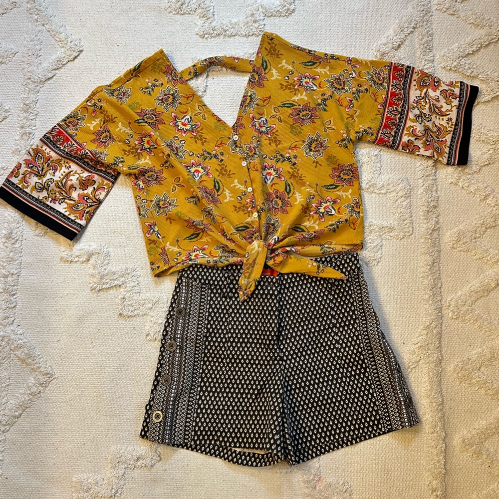 Cartonnier High Waisted Shorts and Blouse